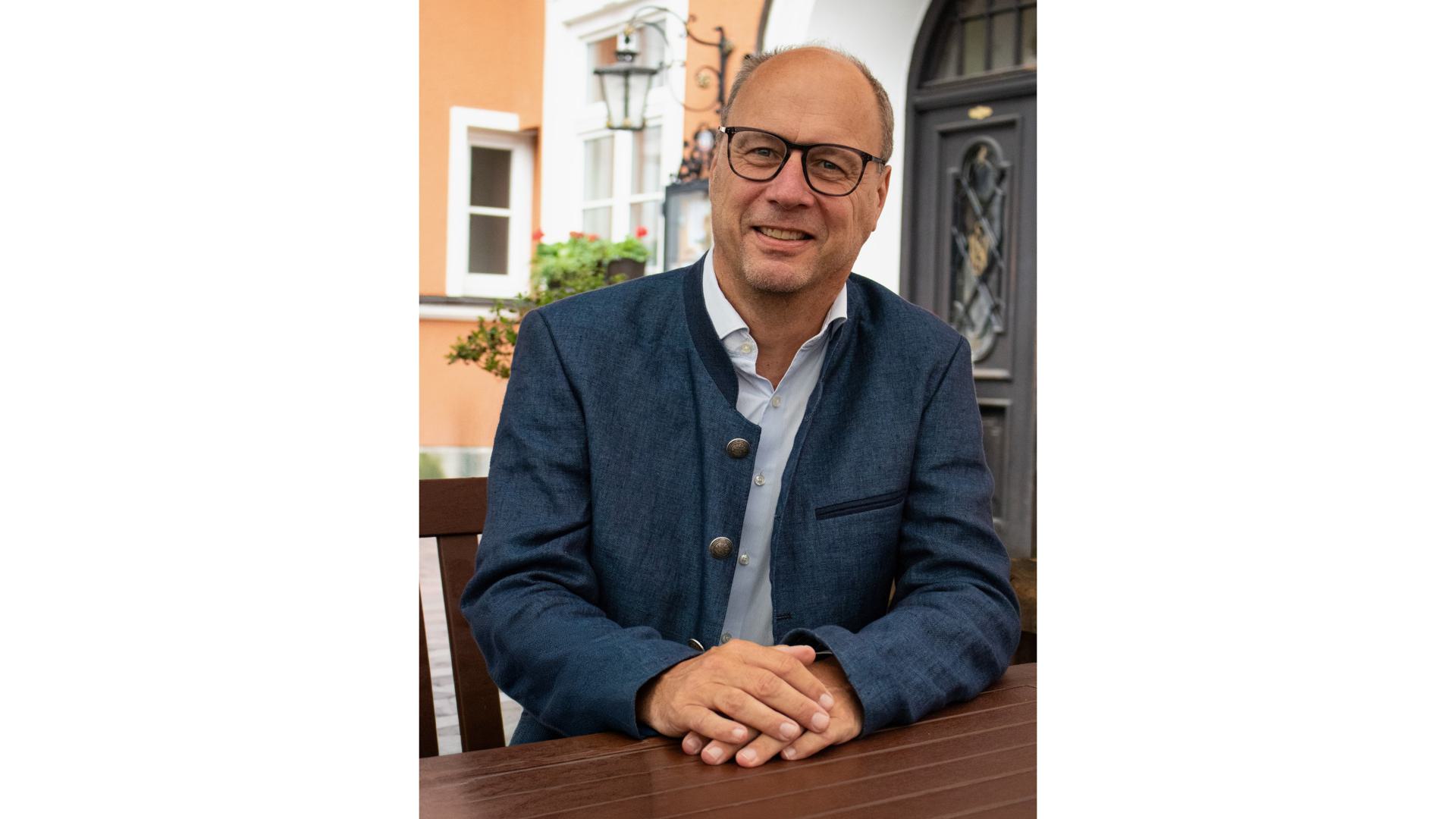 Peter-Jonas-f-r-ERDINGER-Wei-br-u