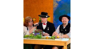 Irmi Heinzinger, Dr. Edgar Forster und Markus Erhorn voll in Aktion (v.l.)