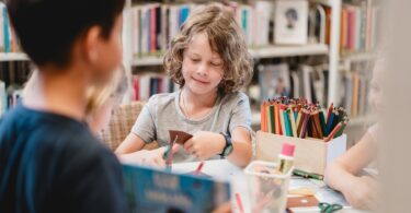 Kostenfreie Kinderbetreuung in der Bücherei Prien: „Sie haben Zeit. Ihre Kinder haben Spaß.“
