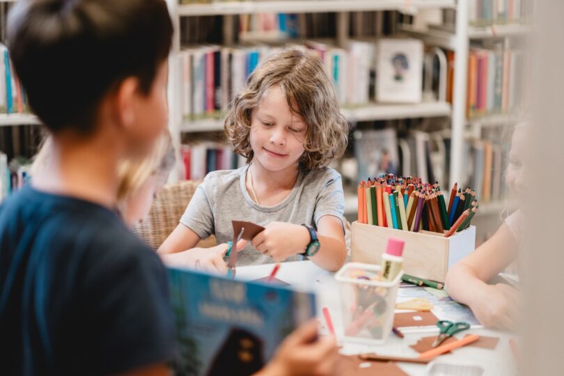 Kostenfreie Kinderbetreuung in der Bücherei Prien: „Sie haben Zeit. Ihre Kinder haben Spaß.“