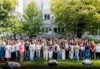 Willkommen bei den RoMed Kliniken: Die neuen Nachwuchskräfte beim Empfangstag in Rosenheim zum Start ihrer Ausbildung.