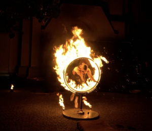 Feuershow der Flying Freaks als Teil des Programms bei den "Rosigen Zeiten".