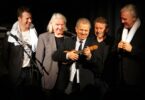 3: Günther Sigl und die Band auf der Bühne