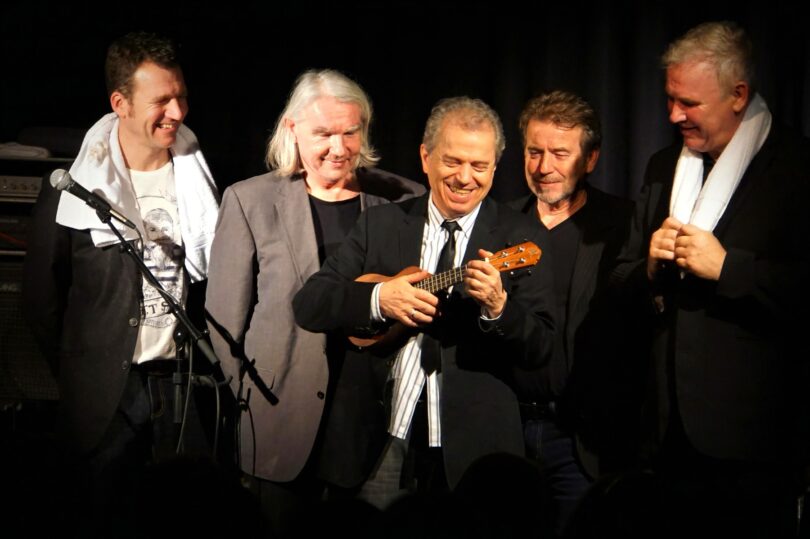 3: Günther Sigl und die Band auf der Bühne