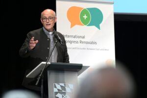 Pfarrer Thomas Schwartz spricht beim Internationalen Kongress Renovabis