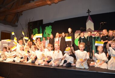 Die Basilika-Singschule Scheyern bringt die Geschichte des Klosters mit Musik, Tanz und Schauspiel auf die Bühne.