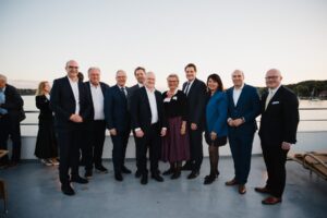 Referenten und Diskussionsteilnehmer während der Bezirksversammlung