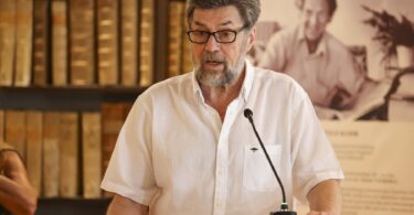 Der Schriftsteller Walter Müller, der den Spaziergang leitet