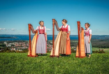 Die Seewind Harfendirndln mit ihren Harfen