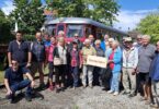 Die Ehrenamtlichen des Bürgerbusses Chiemsee bei der Sonderfahrt der Chiemgauer Lokalbahn