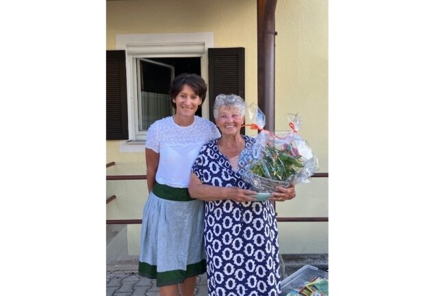 Stephanie Abfalter vom Kindertagespflege-Fachdienst des Landkreises (l.) und Helene Hinterstoißer.