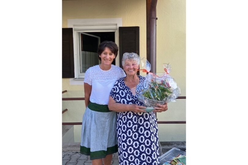 Stephanie Abfalter vom Kindertagespflege-Fachdienst des Landkreises (l.) und Helene Hinterstoißer.