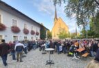 Markus Reiterberger mit Adi Stadler bei der Begrüßung