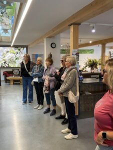 5: Teilnehmerinnen der Frauenbewegung bei der Besichtigung