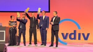 Finalisten mit vdiv-Präsidentin Silvia Pruß und Geschäftsführer Sebastian Stapleton-Hain