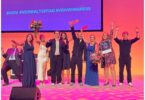 Das Team der Hausverwaltung Sägmühle nach der Auszeichnung in Berlin