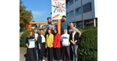 Team der Langen Nacht der Demokratie in Burghausen, von links nach rechts: Marcel Anslinger, David Brotz, Hannes Schwankner, Alfred Danninger, Judith Nitsch, Dr. Tina Busch, Christine Auberger, Julia Grekova, Rabila Barati, Dr. Eman Ayyad und Elli Huster