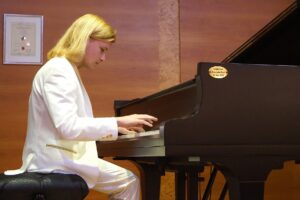 Elias Keller begeistert mit Virtuosität und musikalischer Reife.