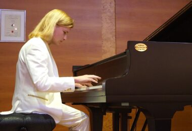 Elias Keller begeistert mit Virtuosität und musikalischer Reife.
