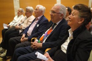 Kulturreferentin Manuela Höfer bedankt sich für den pianistischen Hochgenuss.