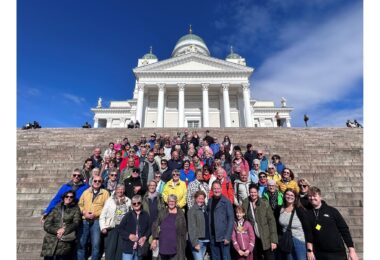Gruppenfoto in Helsinki: Die finnische Hauptstadt war neben den drei Ländern des Baltikums Ziel der diesjährigen Burghauser Städtereise.