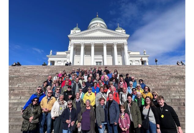 Gruppenfoto in Helsinki: Die finnische Hauptstadt war neben den drei Ländern des Baltikums Ziel der diesjährigen Burghauser Städtereise.