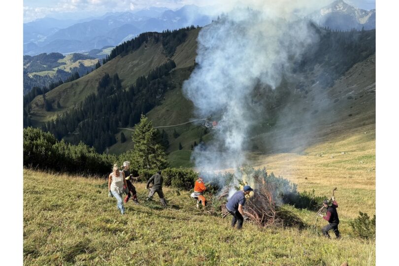 Schwenden am Geigelstein: gemeinsamer Einsatz vor großartiger Kulisse