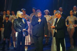 Karin Schötz, Benjamin Sahler und Walter Wicha auf der Bühne