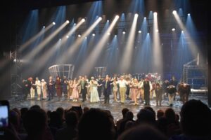 Das Ensemble von ZEPPELIN bei der Verbeugung