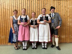 Sieger Altersklasse 2: Agnes Niedermaier (Ostermünchen) mit Auszeichnung