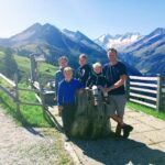 Barbara und Werner Maurer mit Familie auf der Alm.
