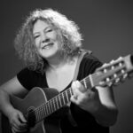 Christina Ullmann, Gesang und Gitarre