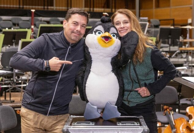 „Do Re Mikro on Stage“: Alexander Naumann mit Pinguin Pudding und Berenike Beschle.