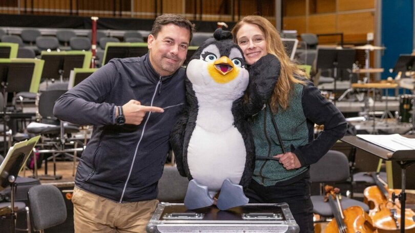 „Do Re Mikro on Stage“: Alexander Naumann mit Pinguin Pudding und Berenike Beschle.