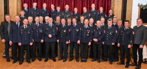 Ausgezeichnete Feuerwehrdienstleistende bei der Ehrung für 40-jährige Zugehörigkeit.