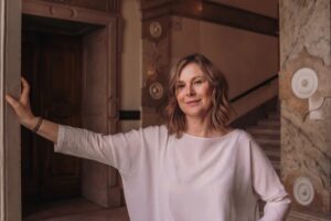 Bettina Mittendorfer in ihrem Programm „Gute Besserung“