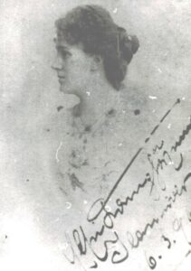 Poträt von Elsa Sophia von Kamphoevener in jungen Jahren.
