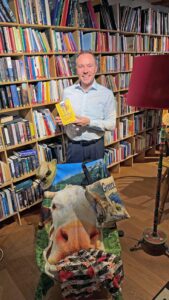 Herbert Reiter mit seinem Lieblingsbuch bei der Leselust.