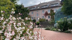 Das Schulhaus der Freien Waldorfschule Chiemgau an der Bernauer Straße