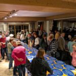 Die Hoftafeln lagen nach Ortschaften sortiert aus; viele Besucher suchten im Gasthaus Brunnlechner nach der Tafel für ihr Anwesen.