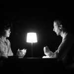 Emilie Schindler (Emilia Jäckel) unterstützt ihren Ehemann Oskar Schindler (Samuel Heiß) maßgeblich, seinem Gewissen zu folgen.