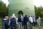 Auf großes Interesse stieß die Windwanderung zum Windrad in Moosthann (Gemeinde Postau).