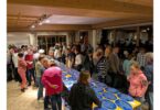 Die Hoftafeln lagen nach Ortschaften sortiert aus; viele Besucher suchten im Gasthaus Brunnlechner nach der Tafel für ihr Anwesen.