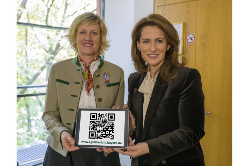 Staatsministerin Michaela Kaniber und Petra Högl (MdL und stellvertretende Vorsitzende des Ausschusses für Ernährung, Landwirtschaft, Forsten und Tourismus).