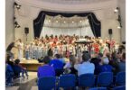 Alle zusammen: Kinderchöre und Rock’n’Hall füllen die Bühne in der Konzertrotunde.