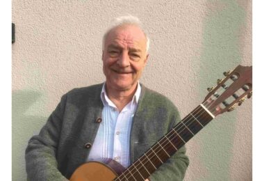 Christoph Maier-Gehring verbindet in seinem Mundartprogramm Literatur, Musik und bayerische Lebensart zu einem humorvollen Abend.