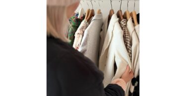 Eintauchen in die Welt der Mode und Accessoires beim abendlichen „Fashionflohmarkt“ in Prien am Chiemsee.