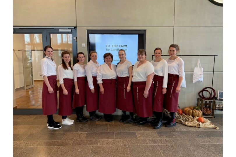 Studierende der Landwirtschaftsschule Rosenheim bei der Veranstaltung Fit for Farm.