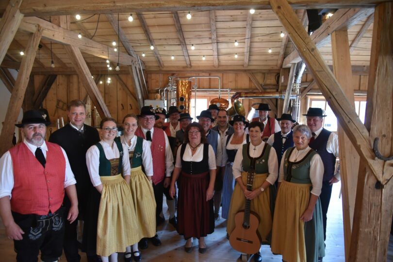 Musikanten und Funktionäre freuten sich über das Gauliedersingen und -musizieren in Schönbrunn am Lusen.