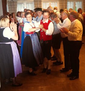 Applaus und Tanz beim Herbsttanzl